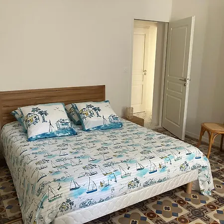 Maison Fleur Des Pins بيت للعطل *